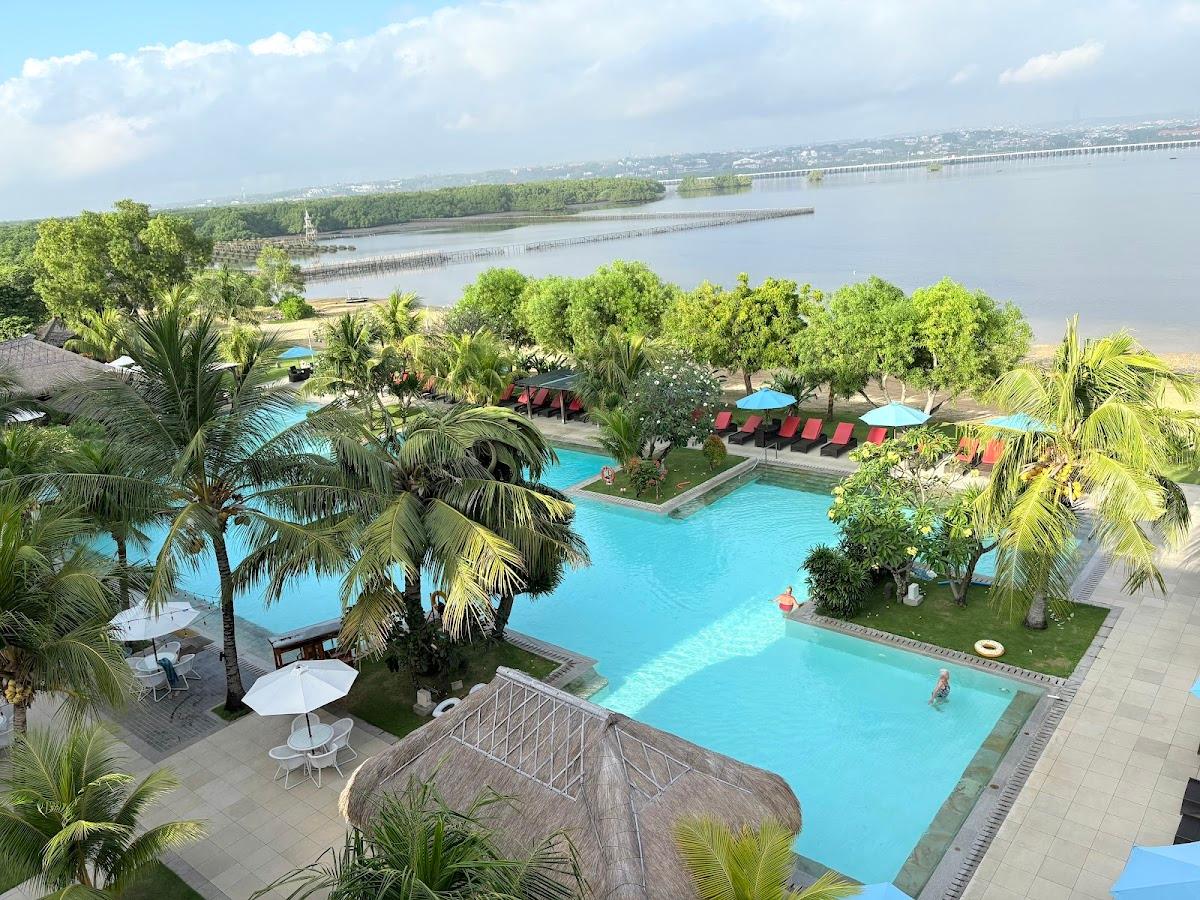 Peninsula Bay Resort