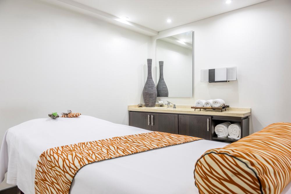 NH Royal Metrotel - 3 Nights