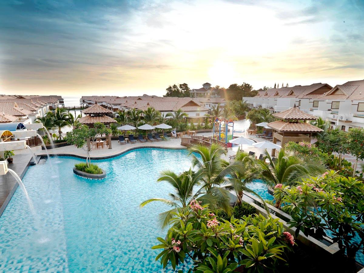 Legend Water Chalets