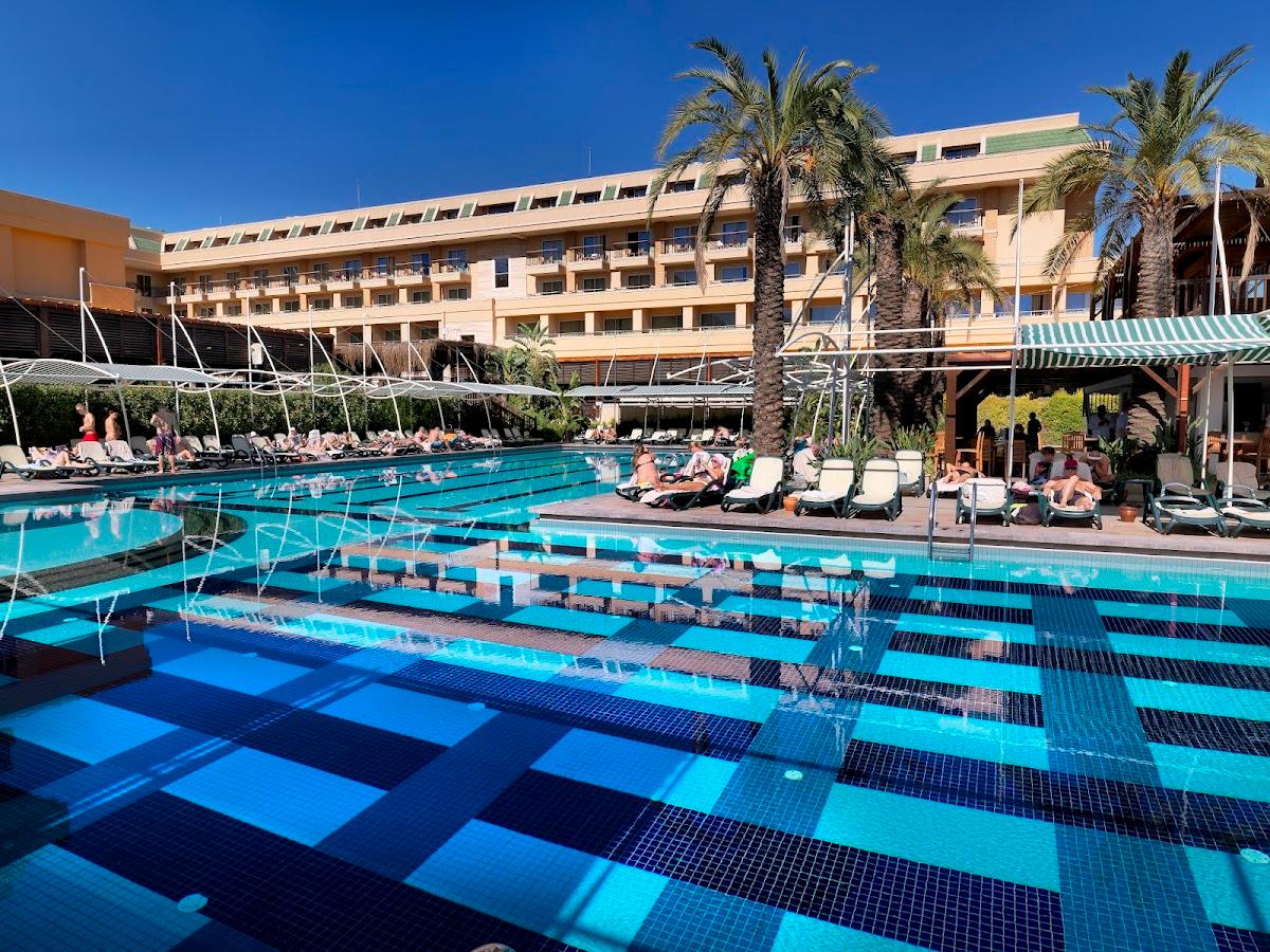 Crystal De Luxe Resort & Spa