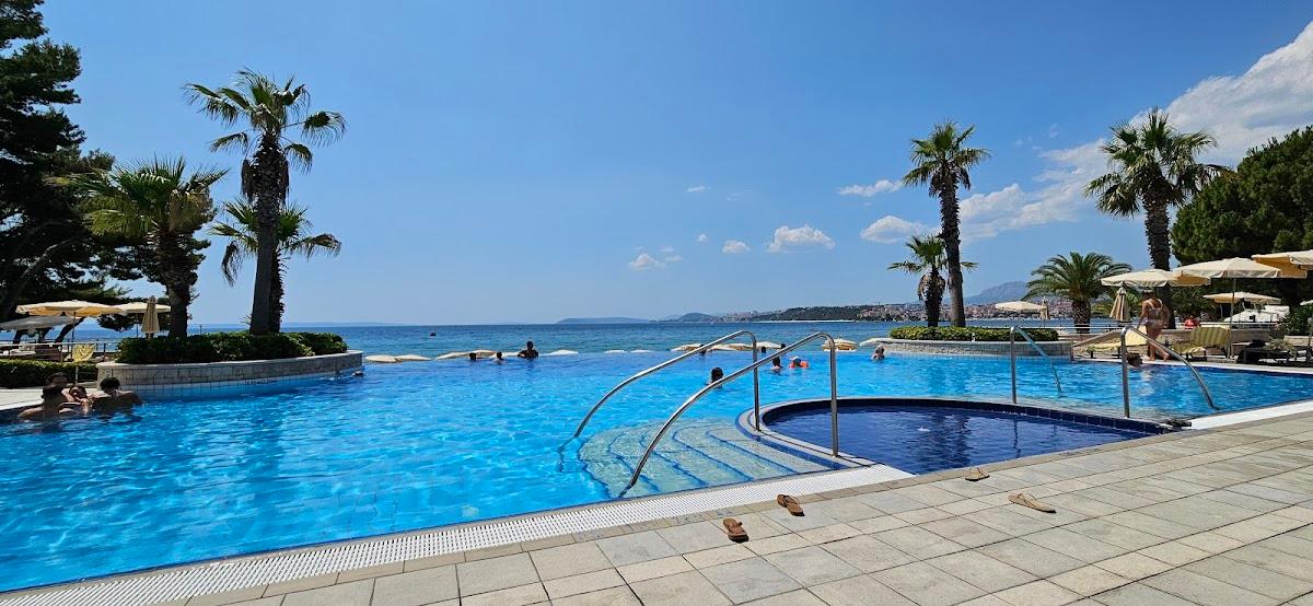 Le Meridien Lav Split