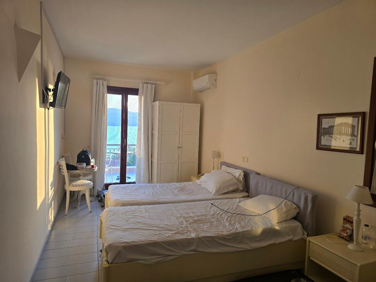 Clara Hotel