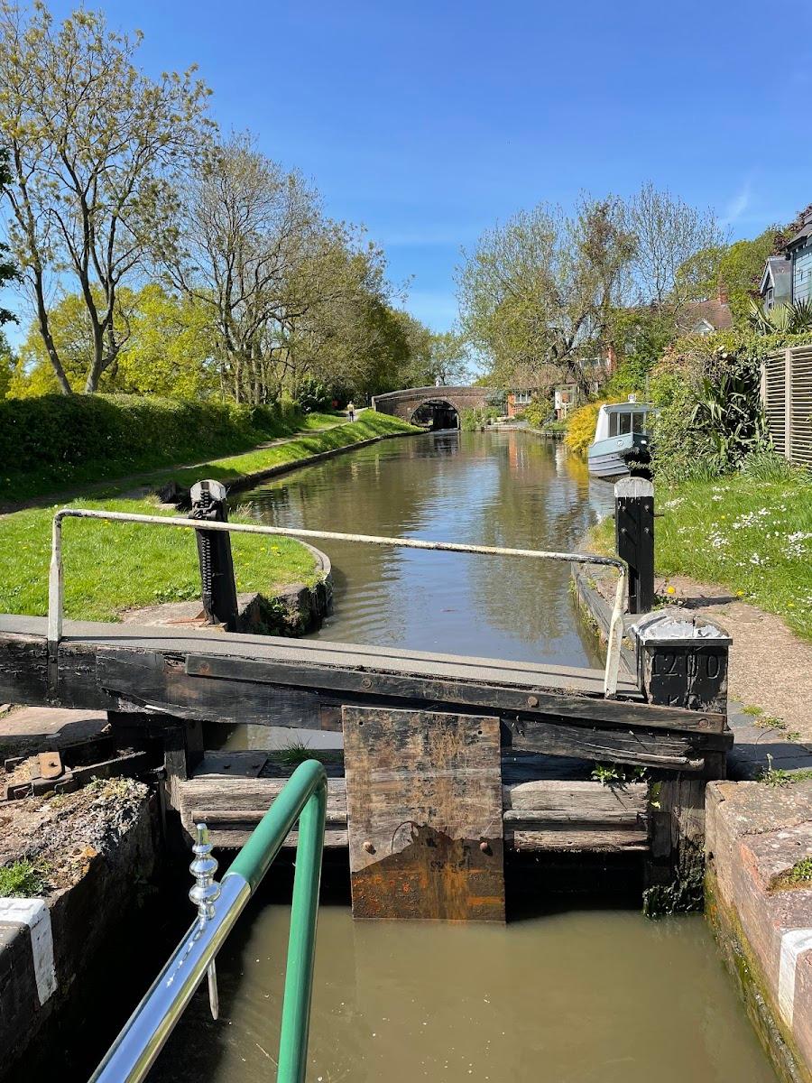 Canalboat Club at Alvechurch Marina