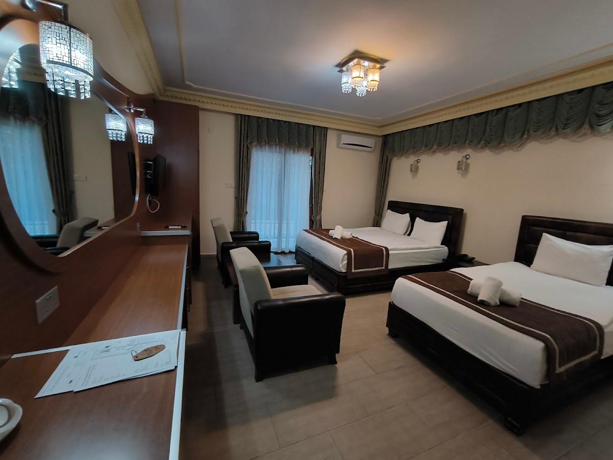 Riverside Garden Resort