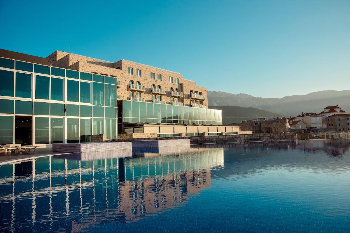 Avala Resort & Villas