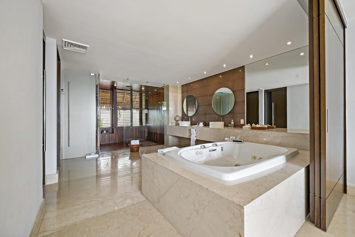 Grand Velas R. Maya Ambassador