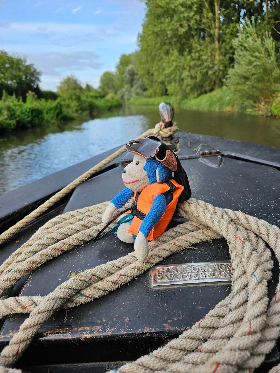 Canalboat Club at Aldermaston Wharf