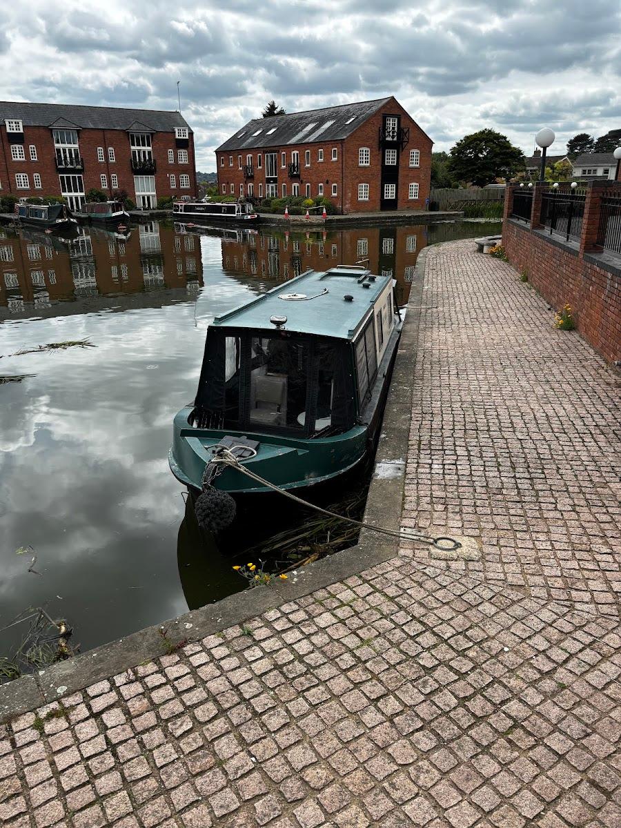 Canalboat Club at Union Wharf - United Kingdom