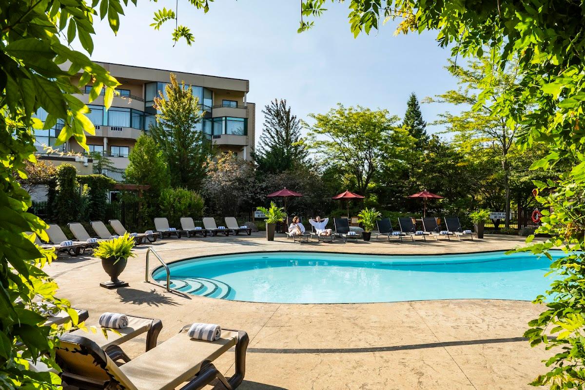 Georgian Bay Hotel & Conference Centre