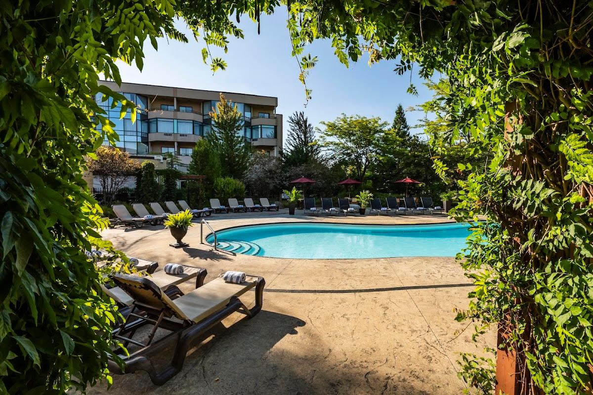 Georgian Bay Hotel & Conference Centre