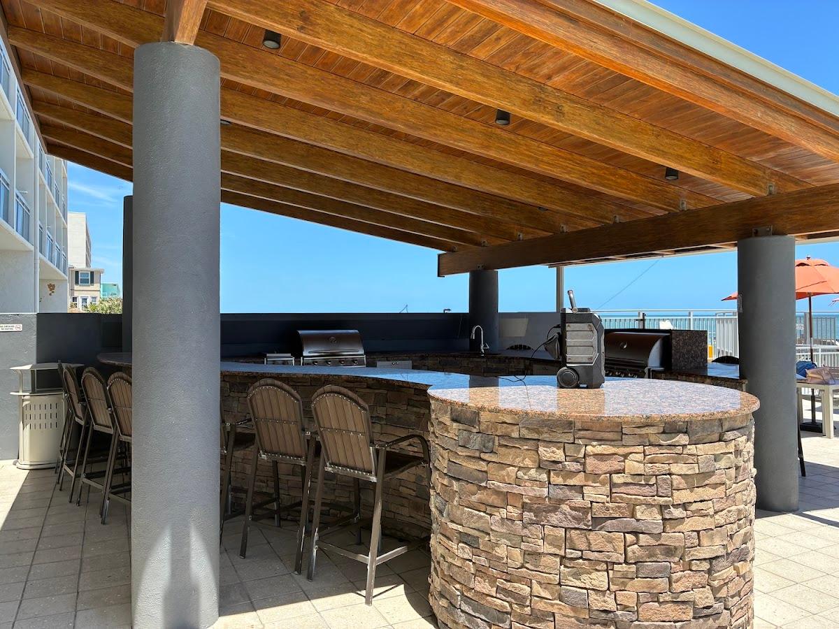 Georgian Inn Beach Club