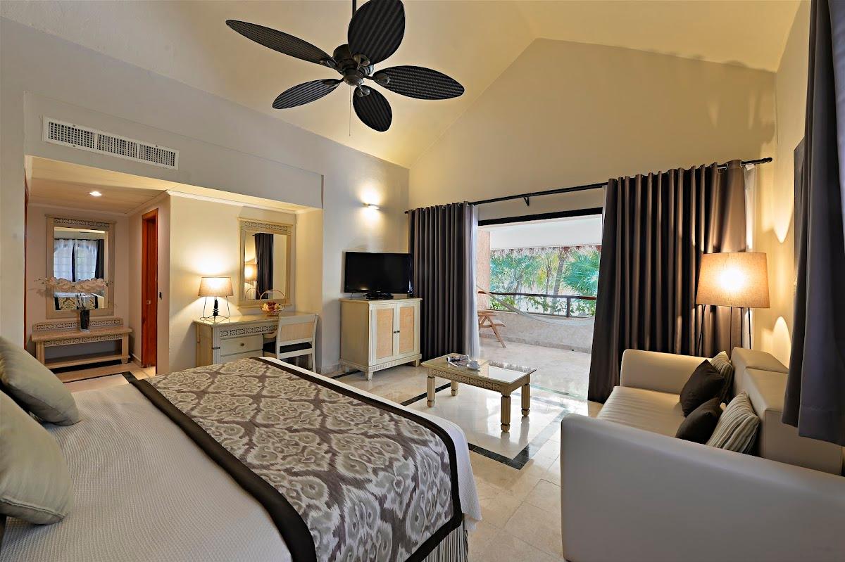 Grand Palladium Colonial Resort & Spa