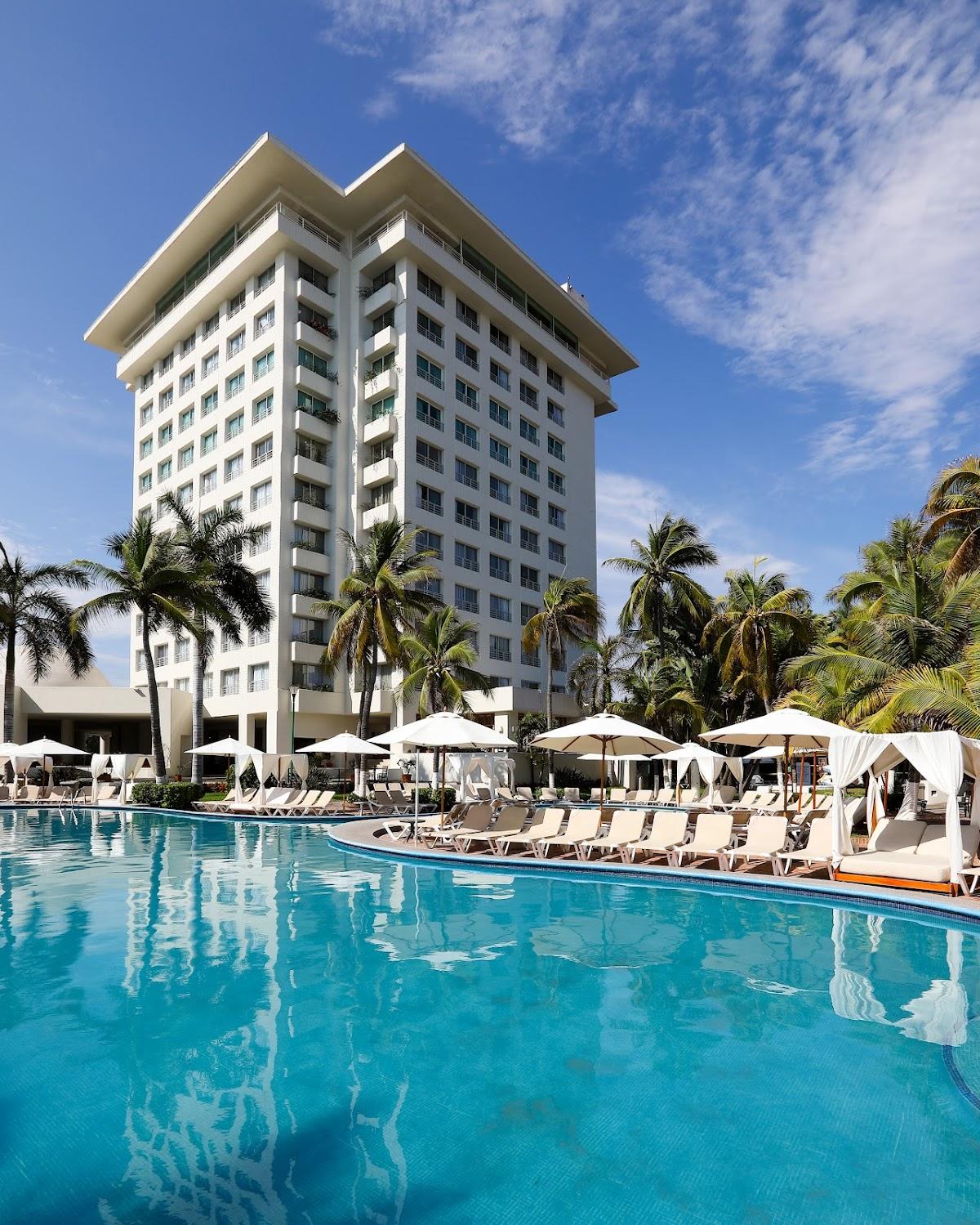 Hotel Emporio Ixtapa