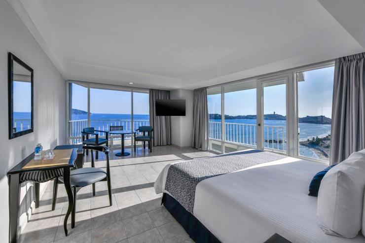 Hotel Krystal Beach Club