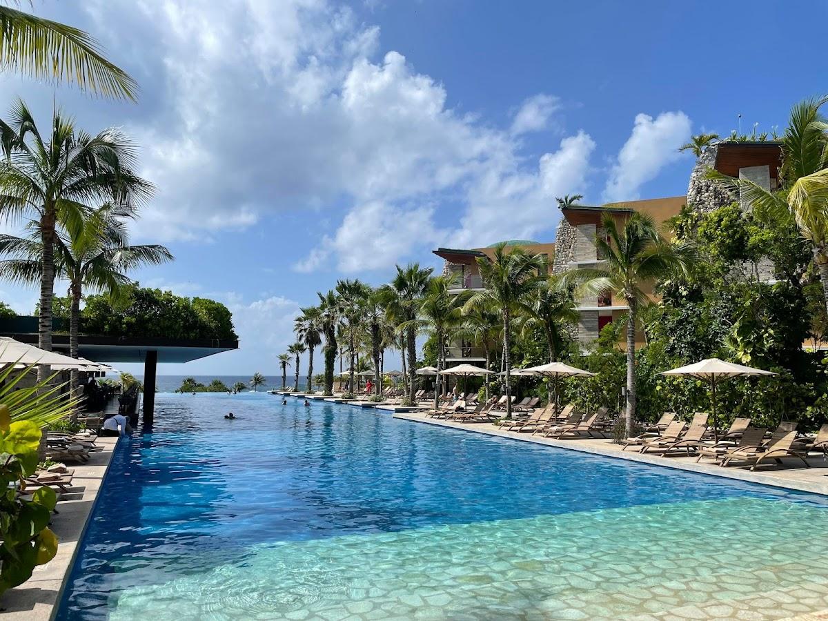 Hotel Xcaret Arte Young Adults