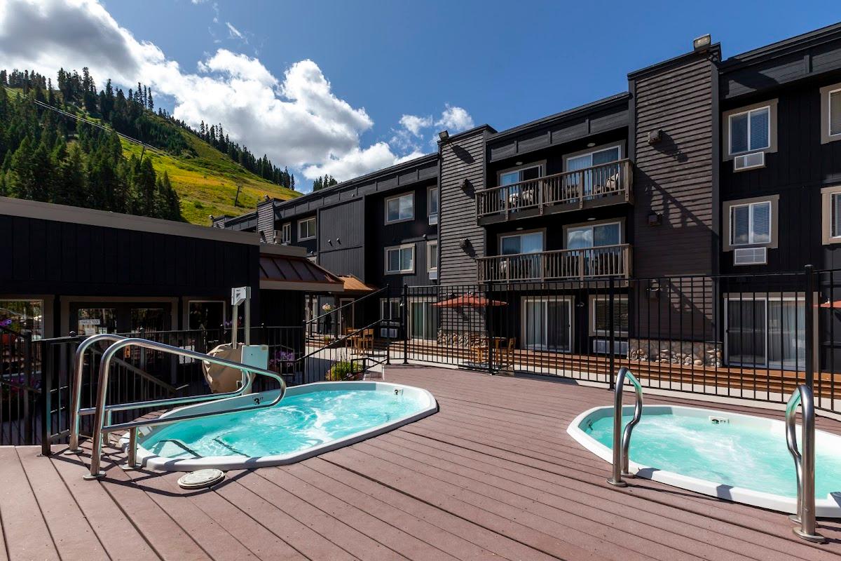 Red Wolf Lodge at Olympic Valley