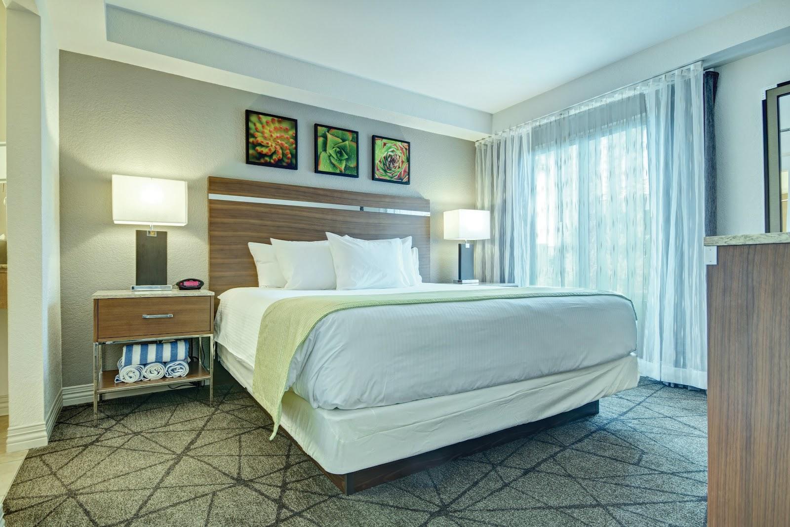 Shell Vacations Club @ Desert Rose Resort
