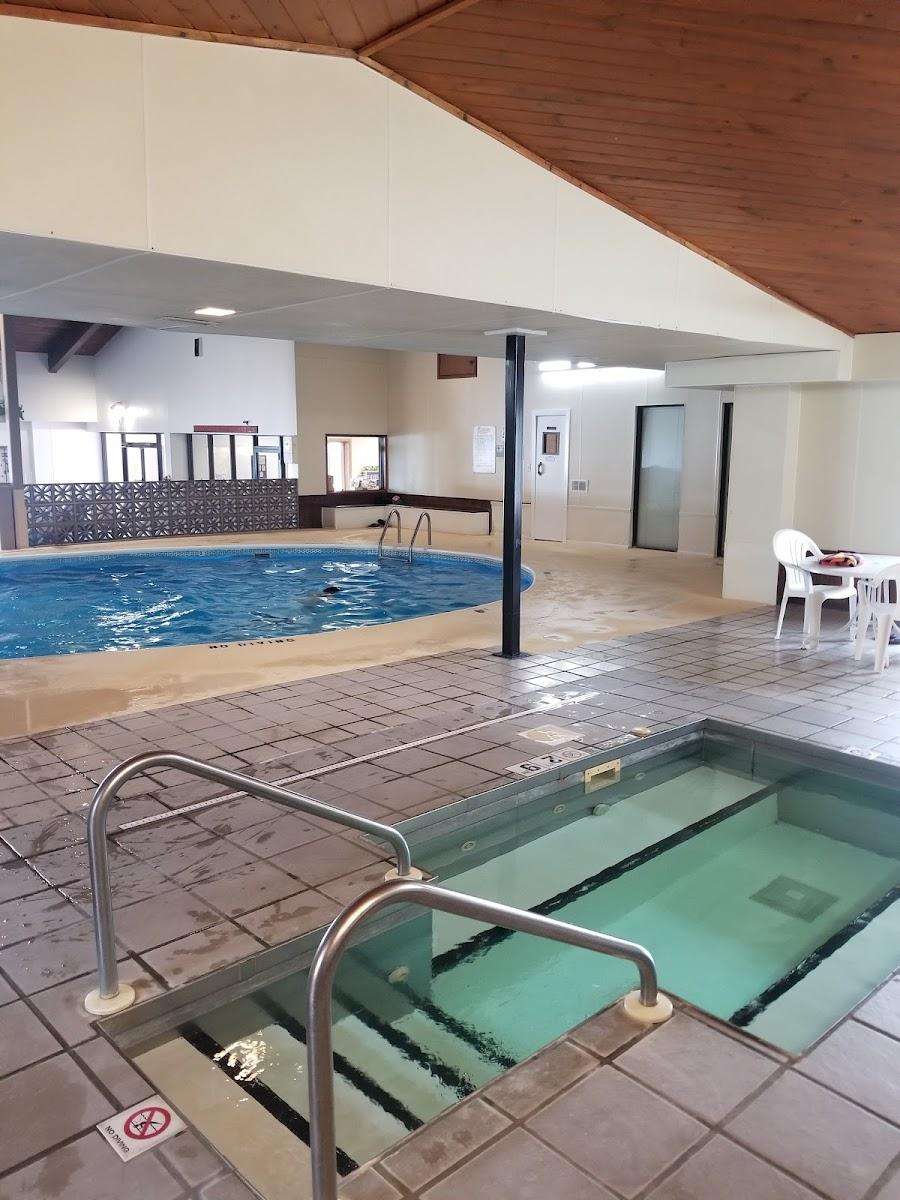 Breezy Shores Resort &