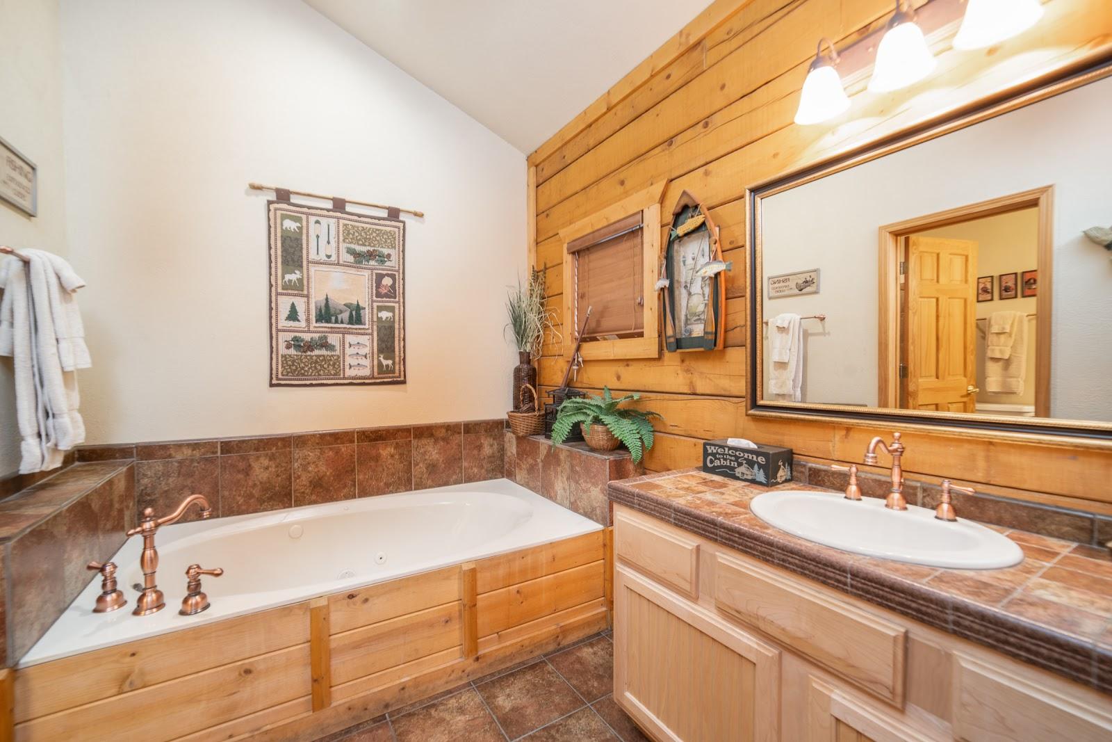 Cabins at Grand Mountain by Thousand Hills Vacations
