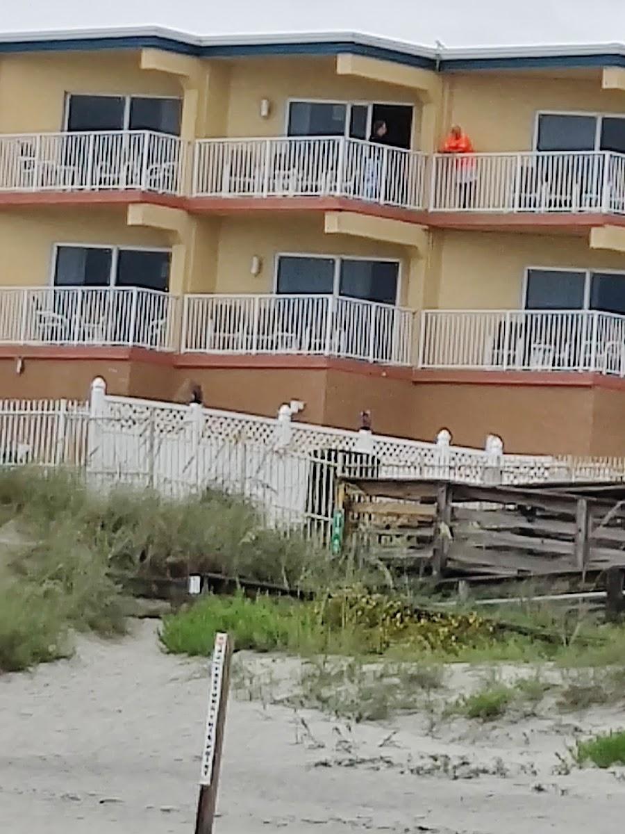 Sunisands Beach Club