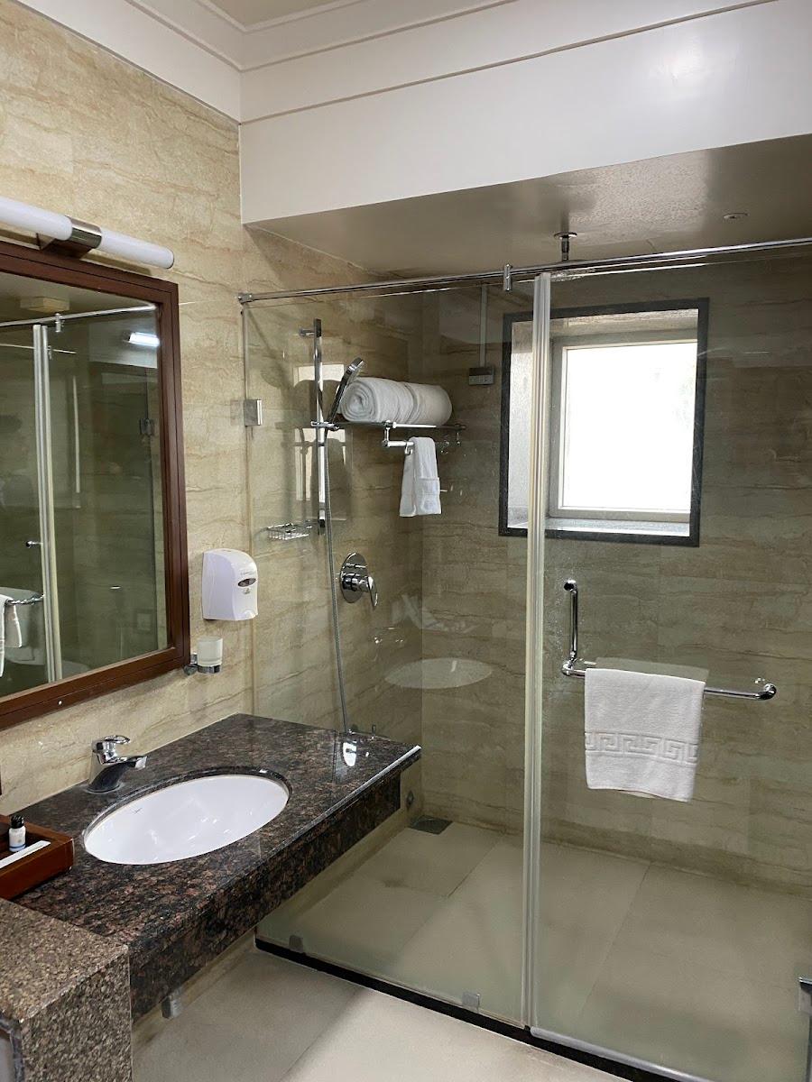 Neonz Lifestyle & Recreation Club Adjoining Dabhou Railway Station - India