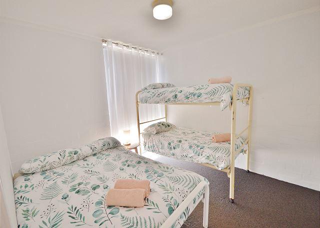 Riverview Holiday Apartments Corner of Clotworthy And - Australia