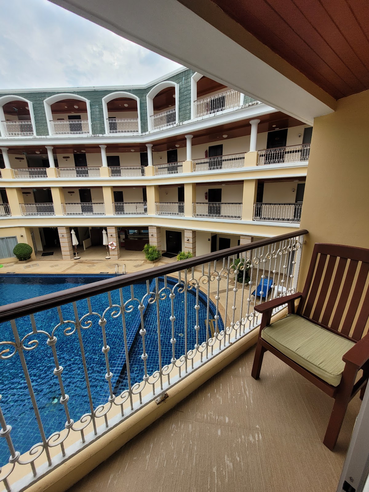 Absolute Nakalay Beach Resort