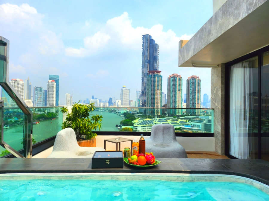 Ramada Plaza Menam Riverside