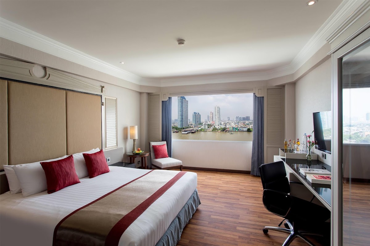 Ramada Plaza Menam Riverside
