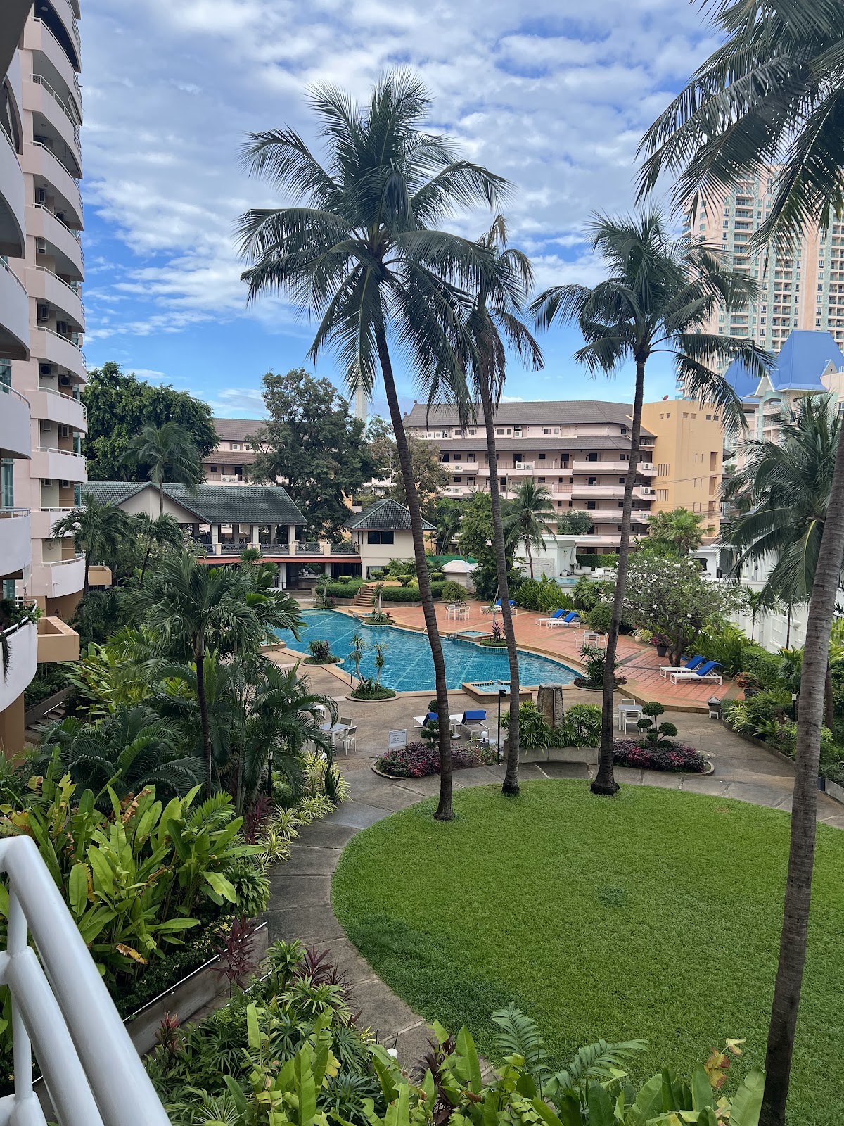 Chateau Dale Resort