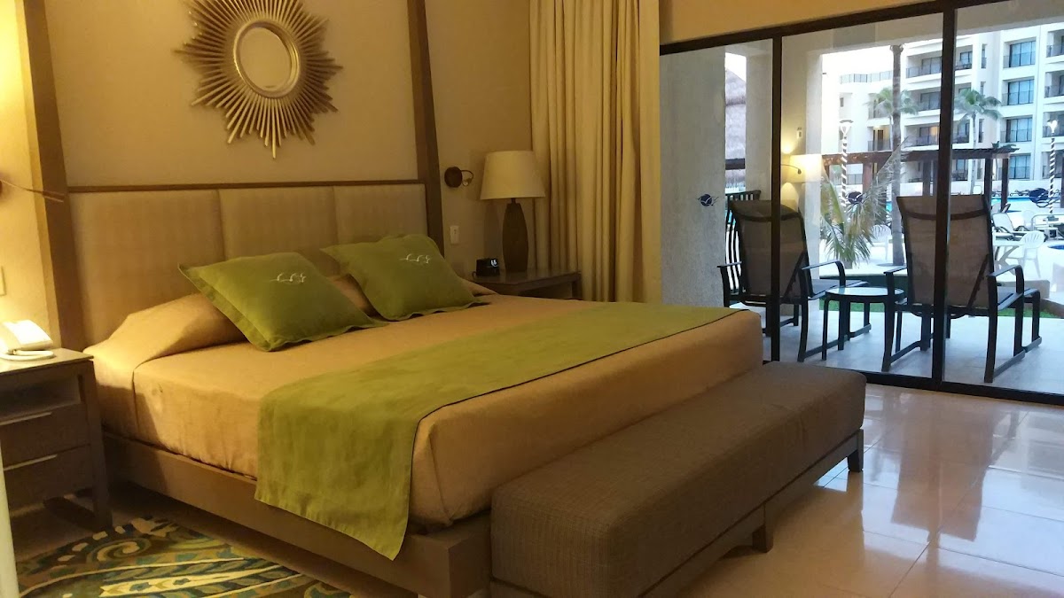 The Royal Sands