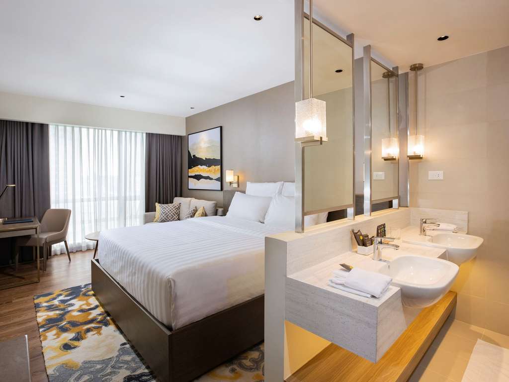 ACQUA at Novotel Suites Manila