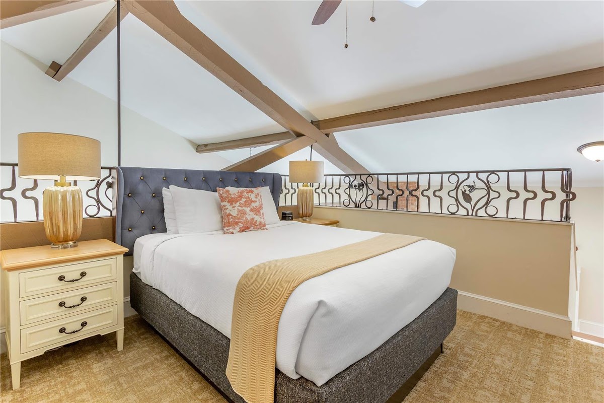 The Lodge Alley Inn