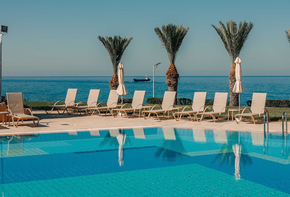 Akteon Holiday Village