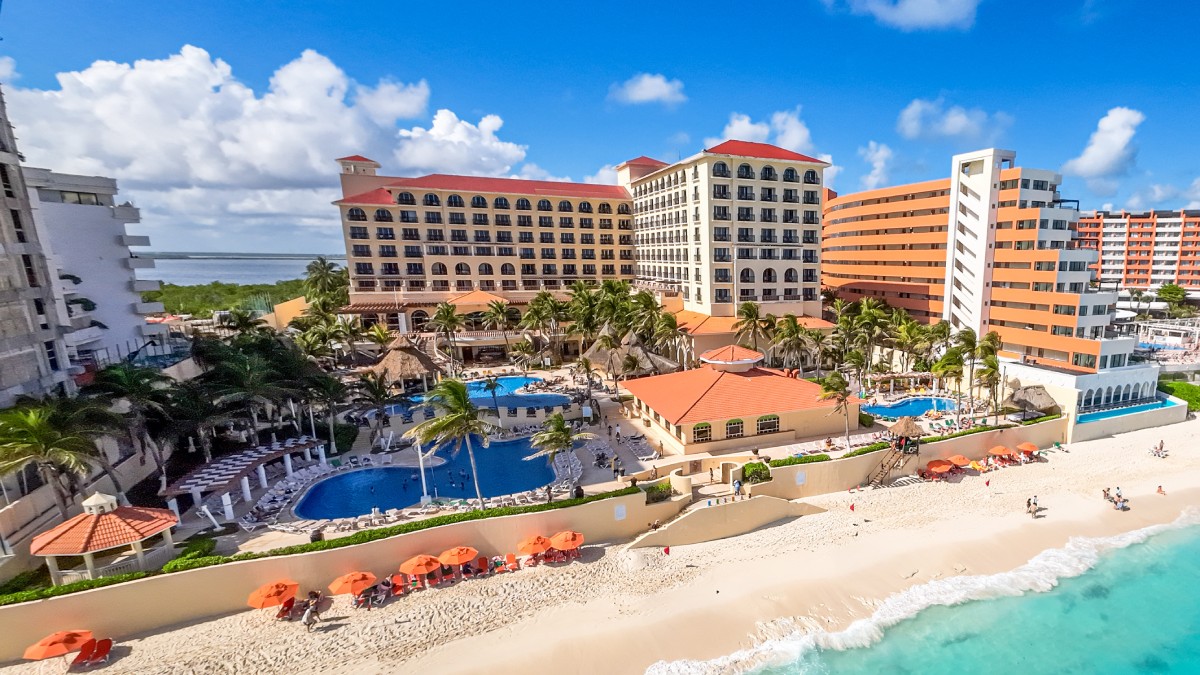 GR Solaris Cancun