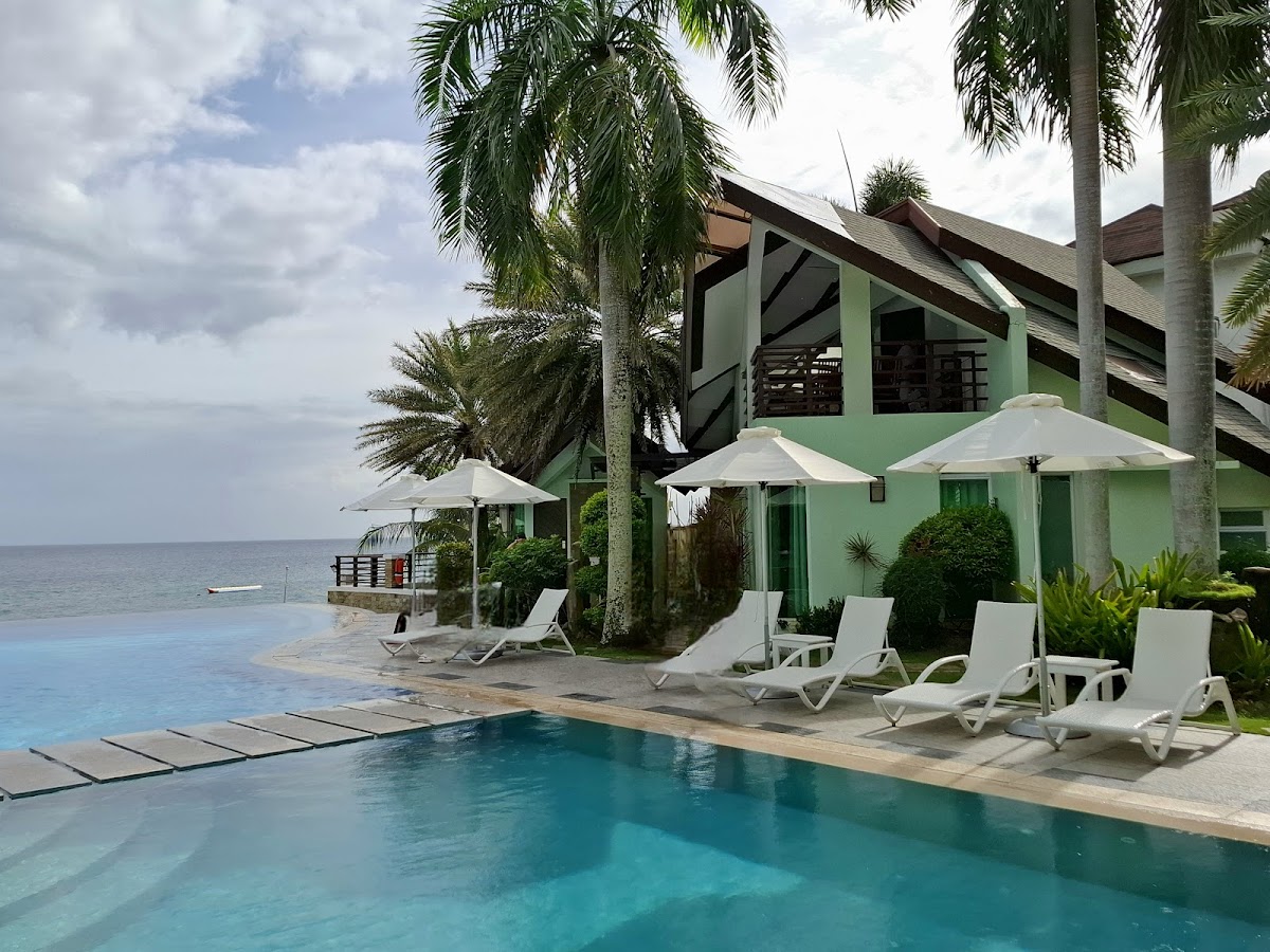 Acuatico Beach Resort