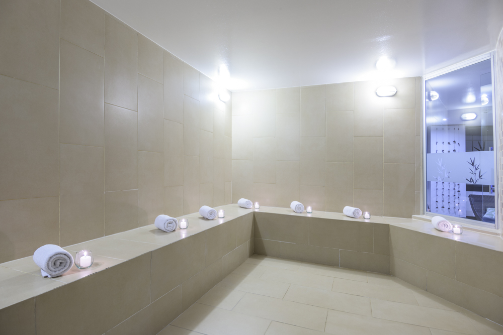 NH Royal Metrotel - 3 Nights