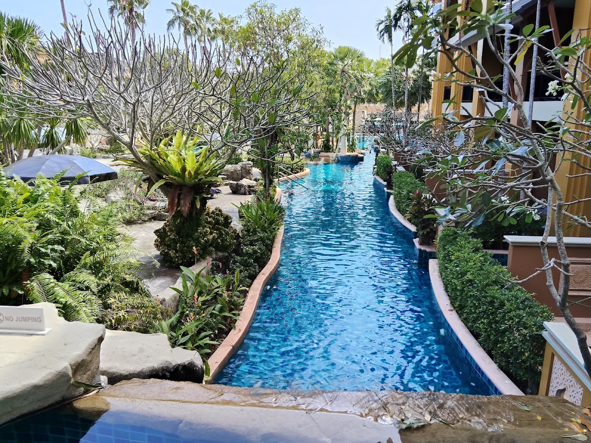 Rawai Palm Beach Resort