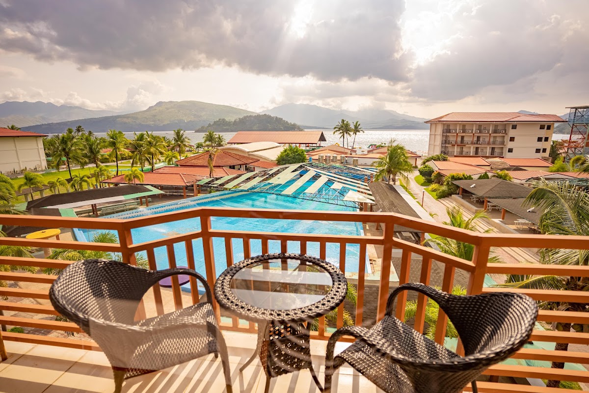 White Rock Waterpark and Beach Hotel