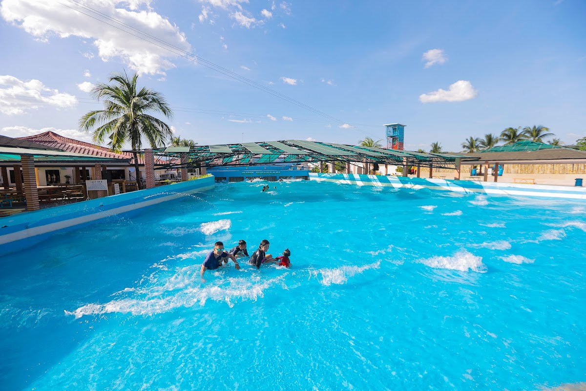 White Rock Waterpark and Beach Hotel