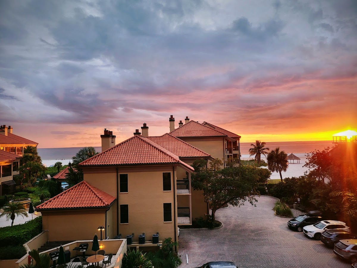 Hilton Vacation Club Eagle's Nest Beach Resort