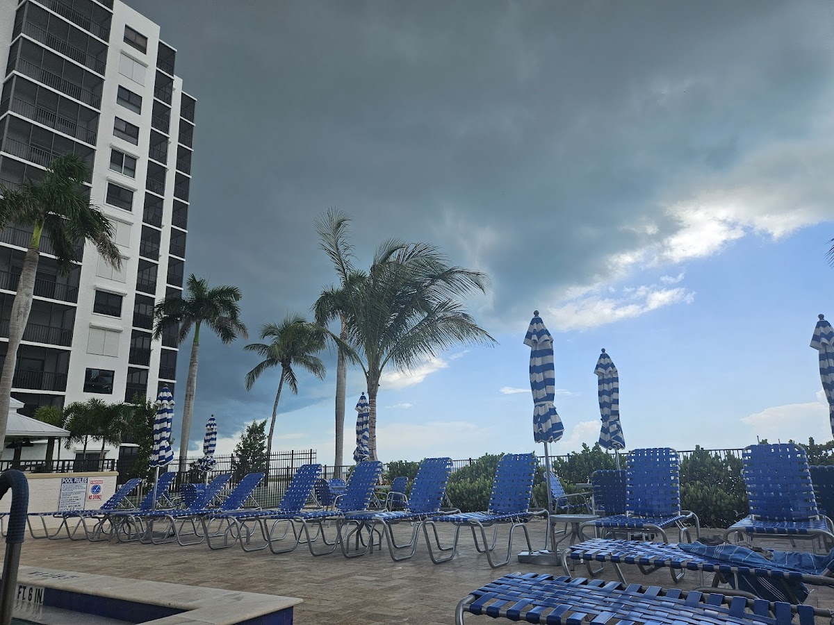 Hilton Vacation Club Seawatch on-the-Beach