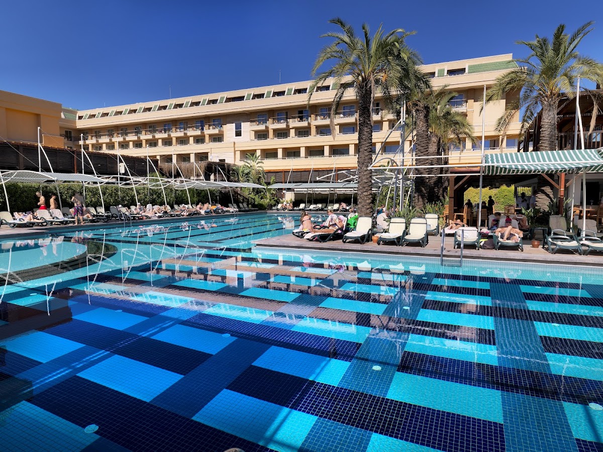 Crystal De Luxe Resort & Spa