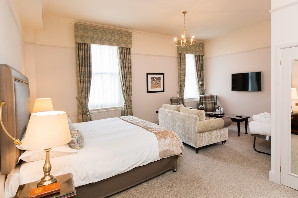 Macdonald Old England Hotel & Spa