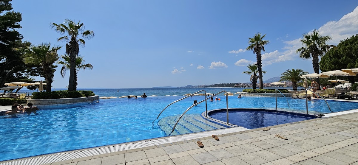 Le Meridien Lav Split