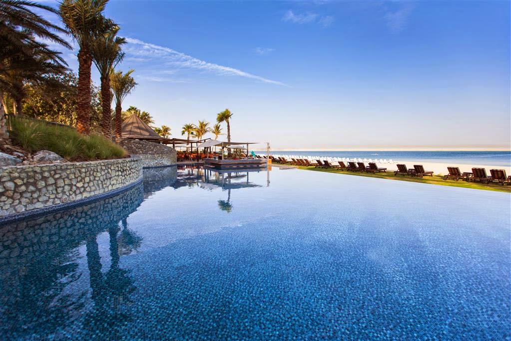 JA Palm Tree Court