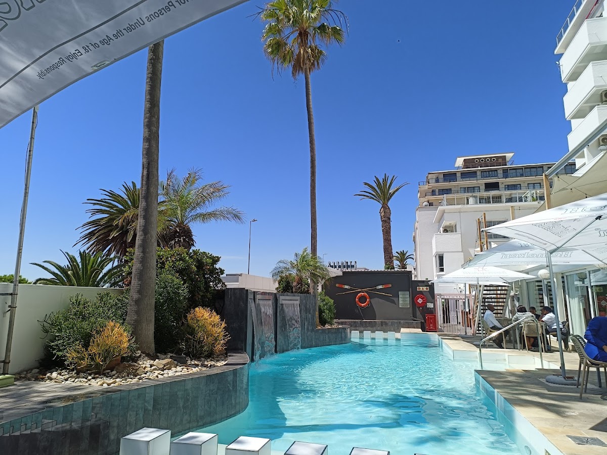 The Peninsula All Suite Hotel