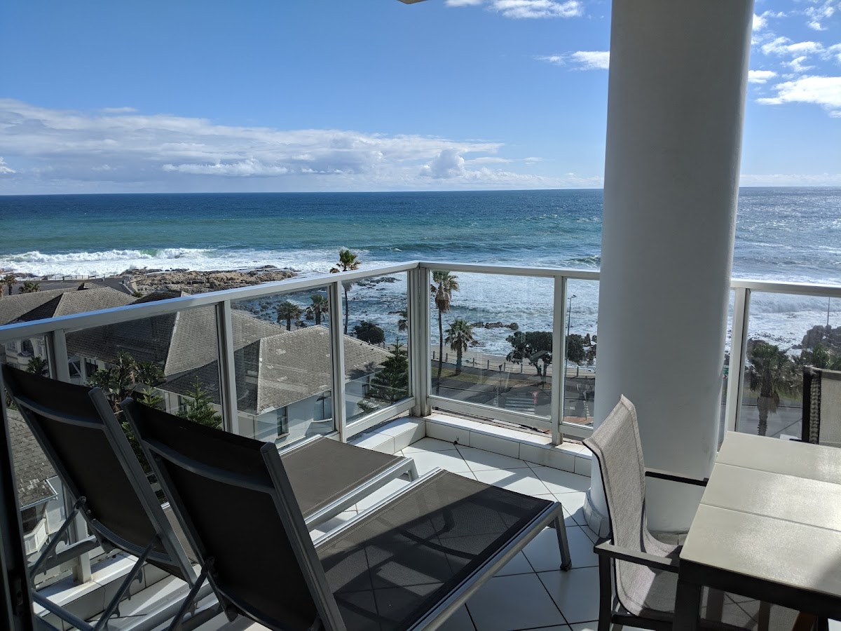 The Peninsula All Suite Hotel