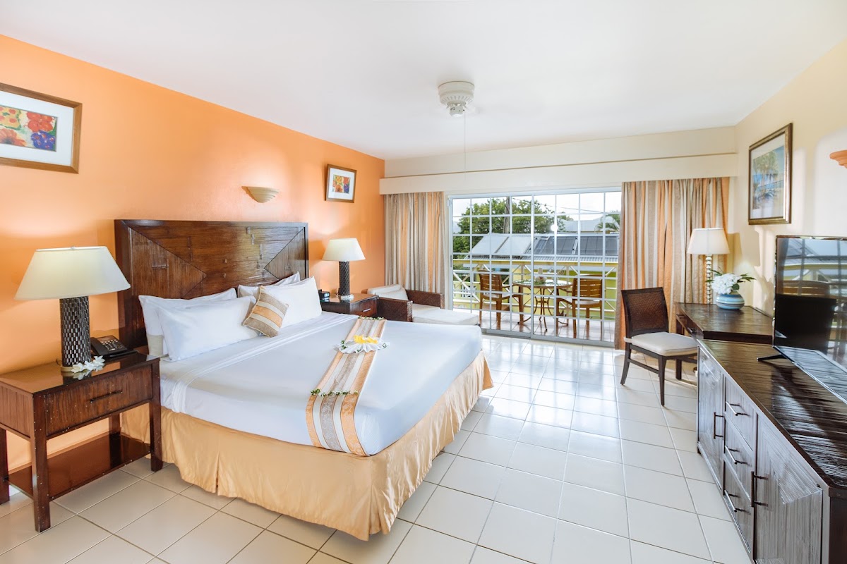 Croton Suites at Bay Gardens Hotel