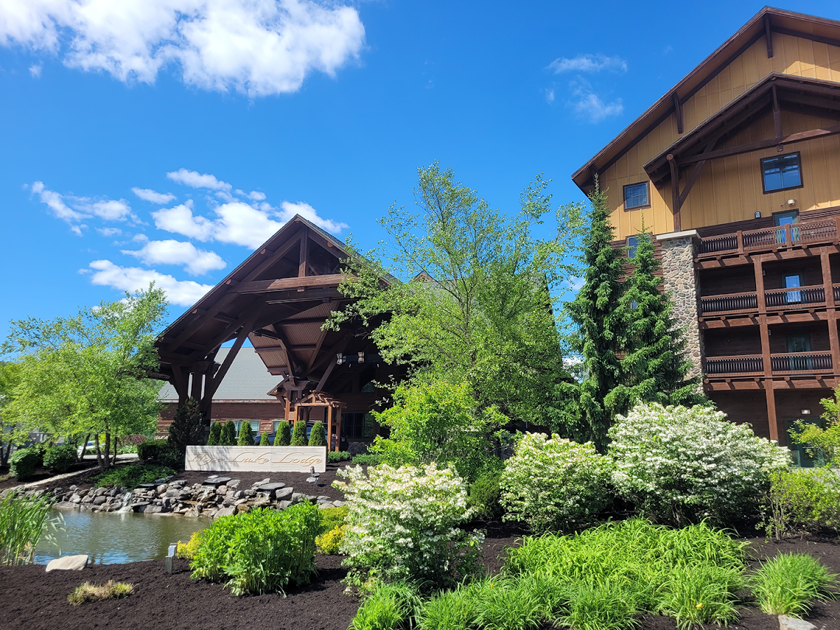 Hope Lake Lodge Resort & Indoor Waterpark At Greek Peak